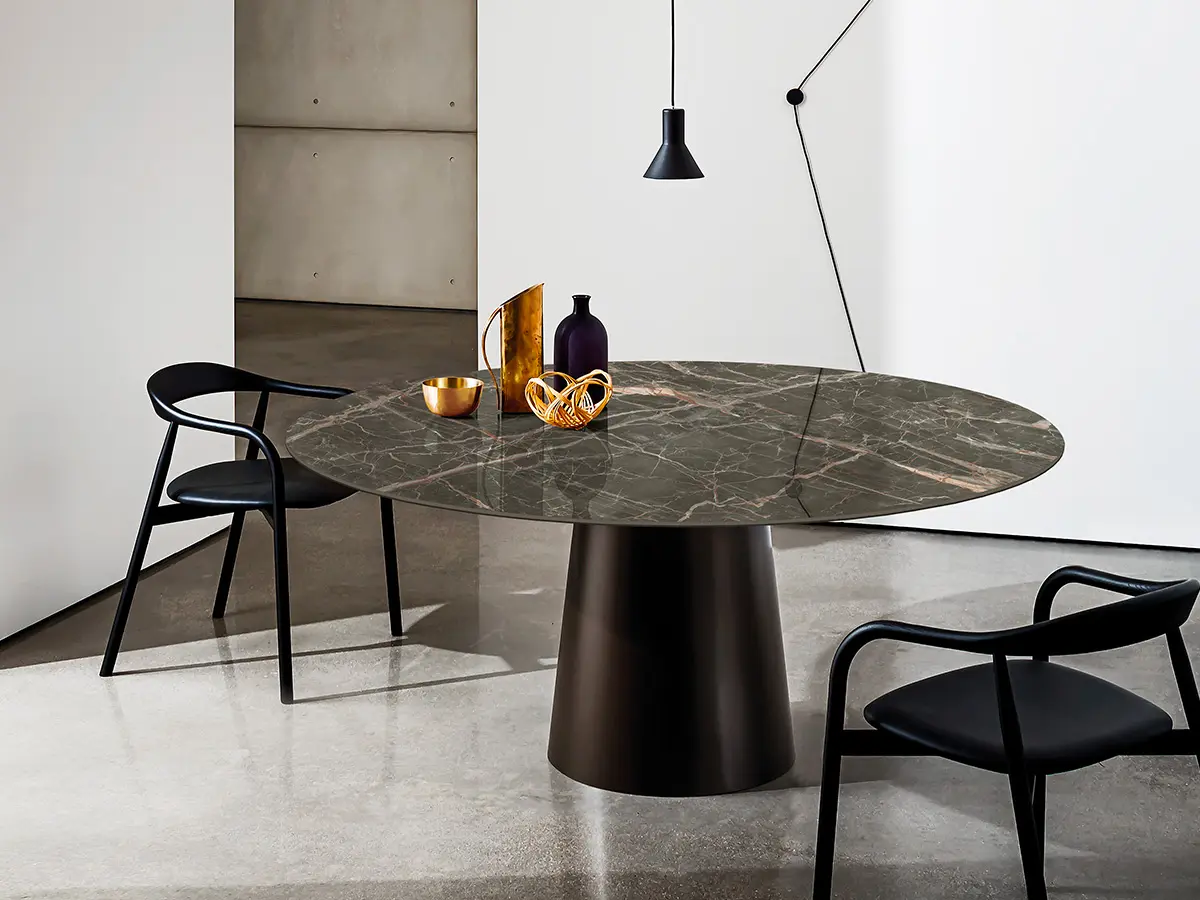 SOVET ITALIA Totem table