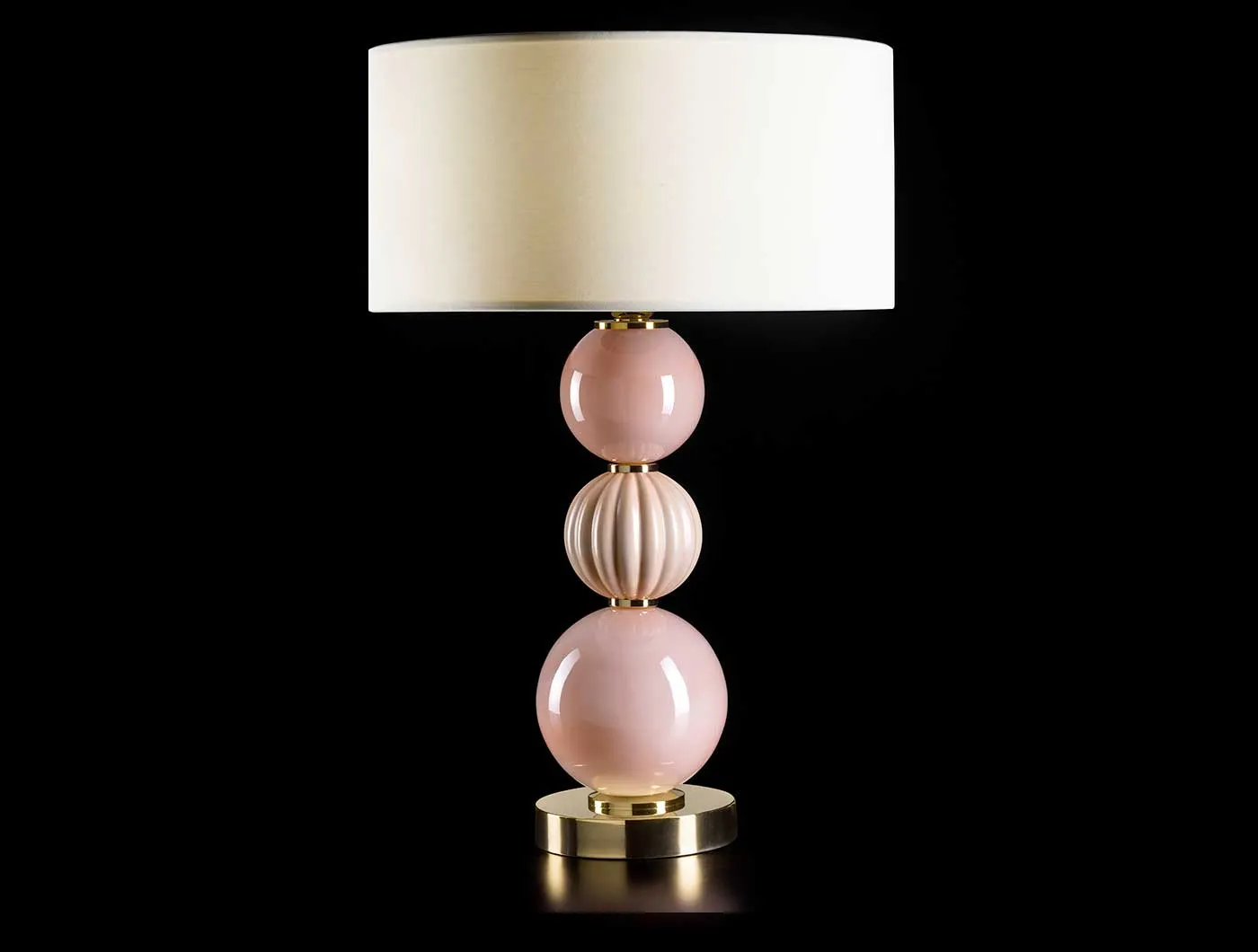 LADY V TABLE LAMP