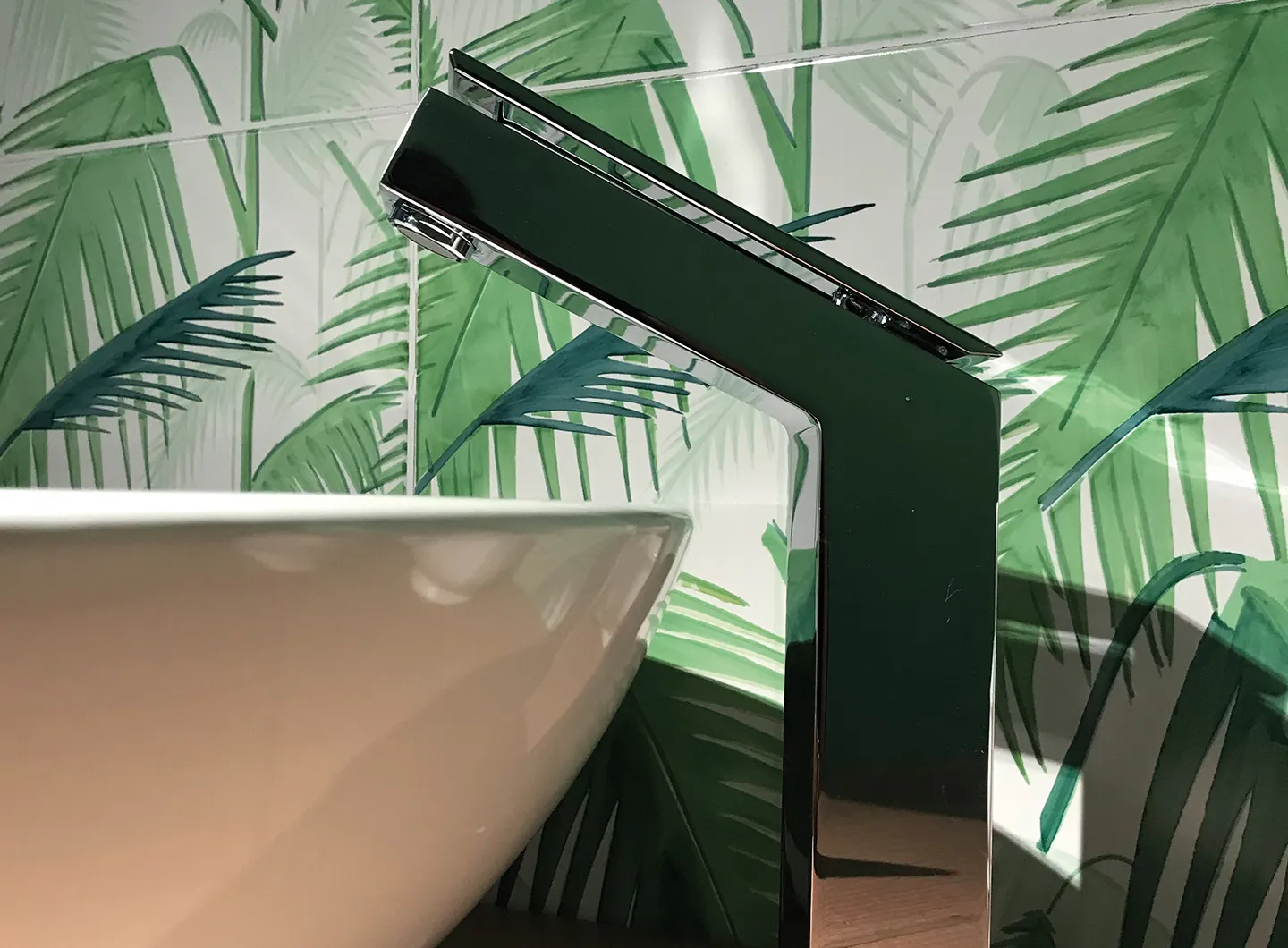 Verde Verticale di Ceramica Francesco De Maio – Decoro Palm