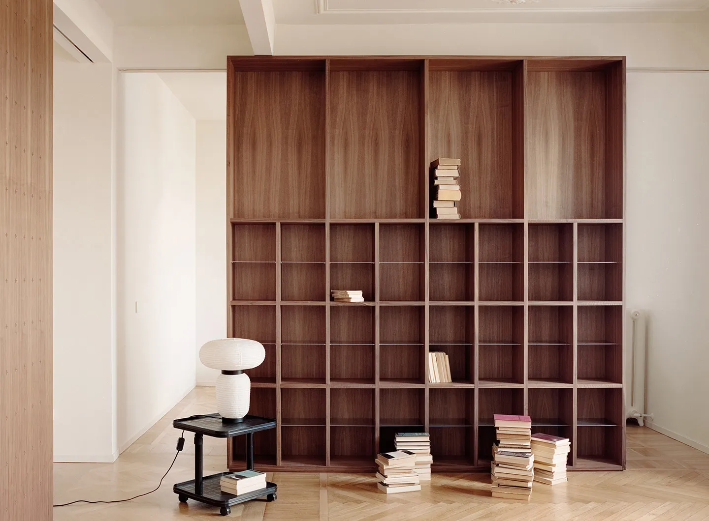 G_01_STUDIOWOK_5_gallery_Walnut-flat,-Milano-–-ph