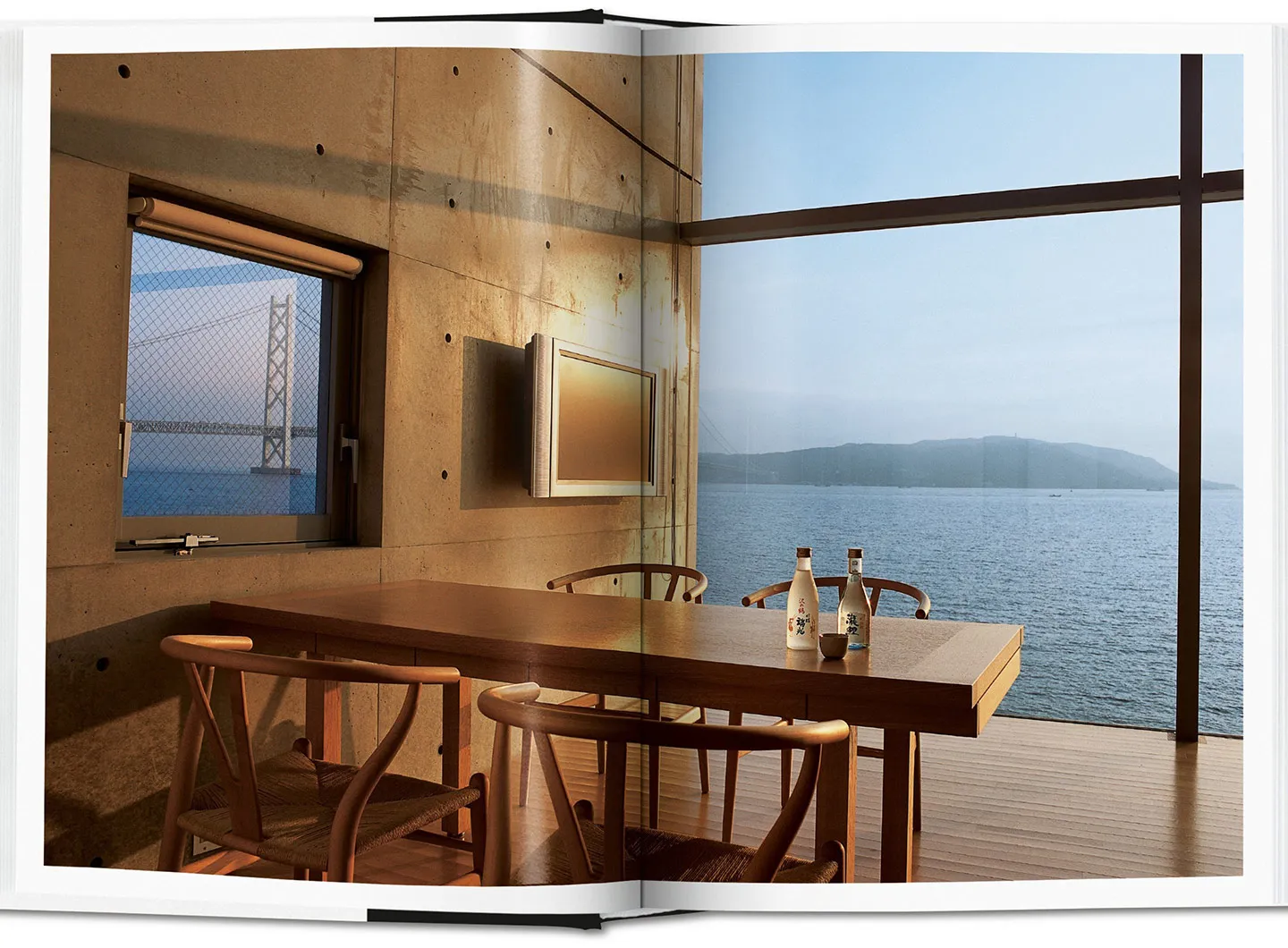 G_11_JAPAN_BOOK_16_living-in-japan