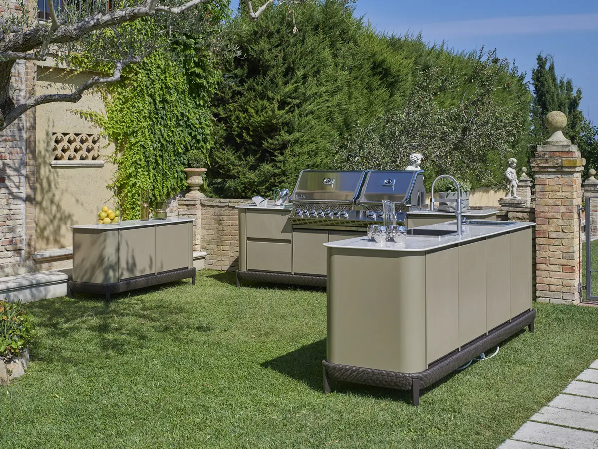 Curved Outdoor Kitchen-Samuele Mazza Outdoor Collection