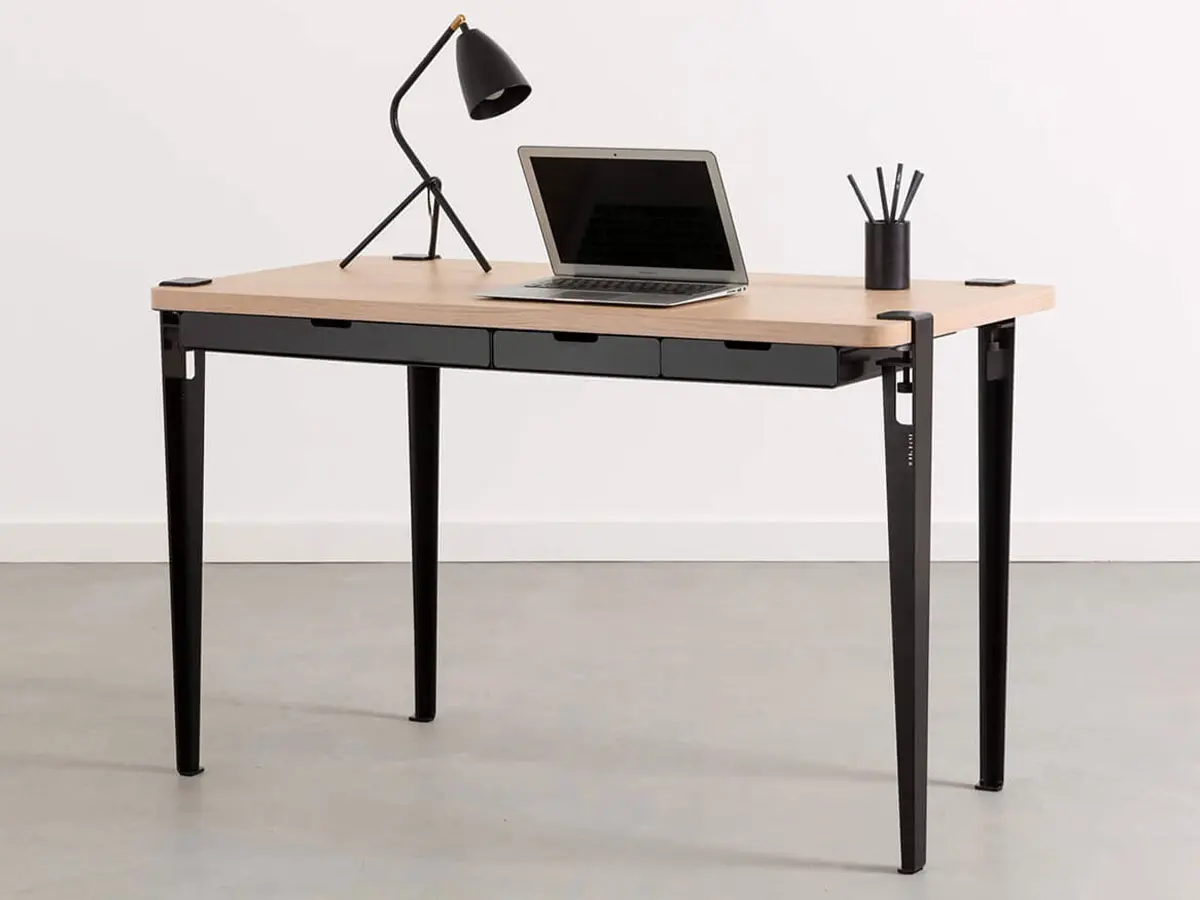 The Monochrome desk 
