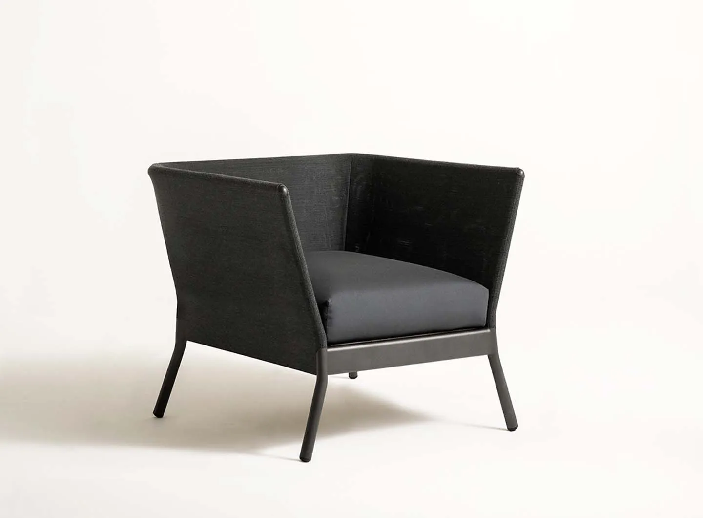 RODA_CALLA_ARMCHAIR_smoke