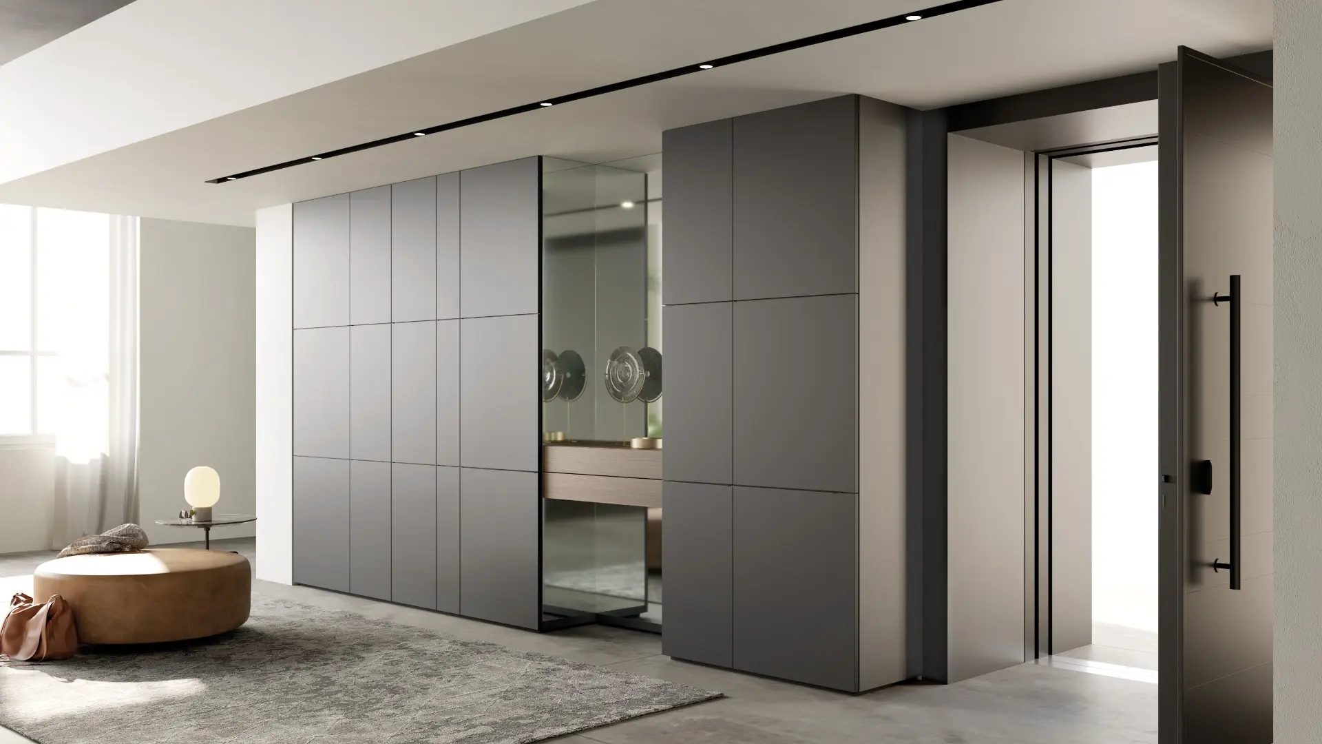 Turati T4 - Entrance and living closet