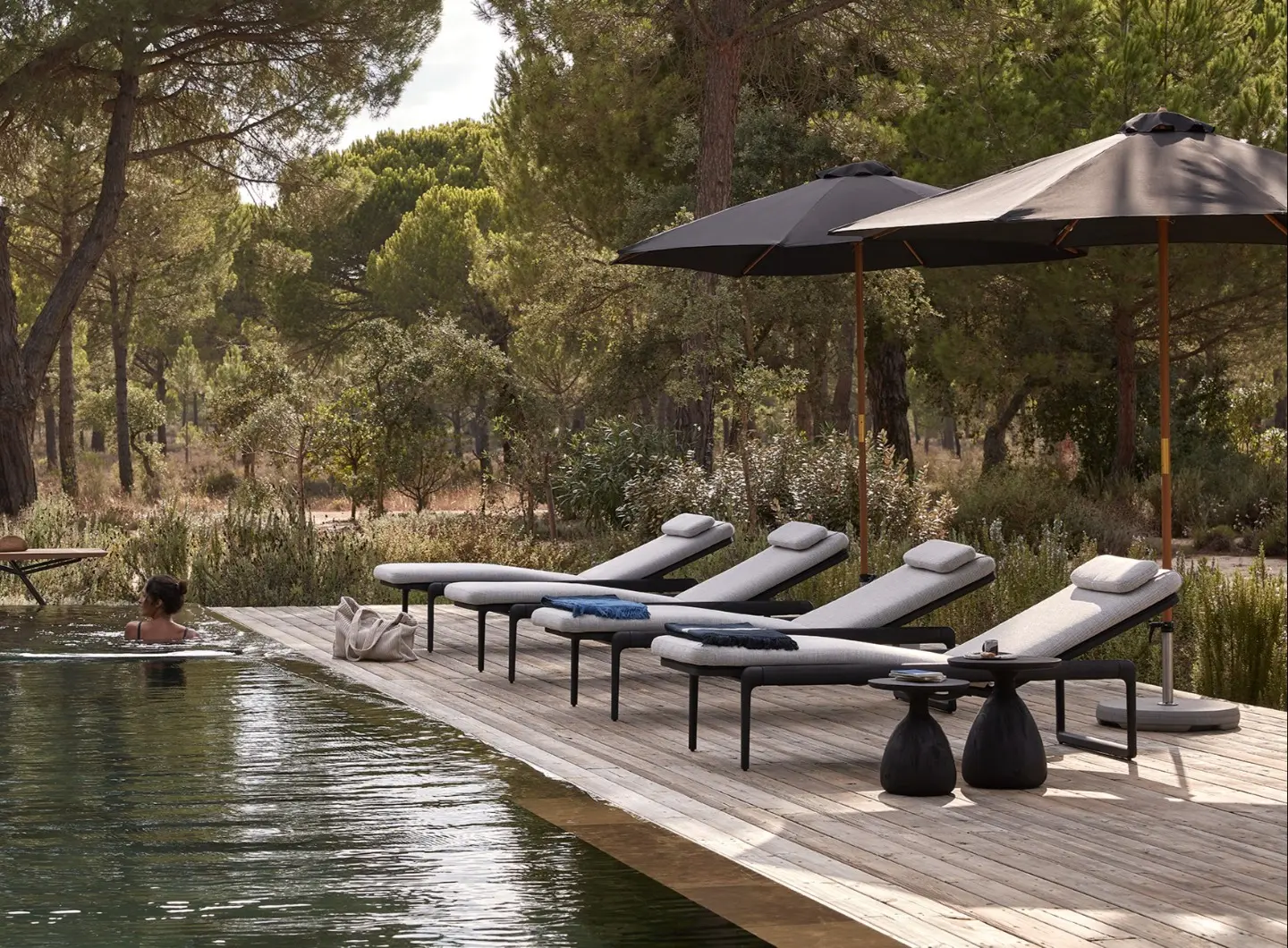 Flex loungers, Tsuki side table