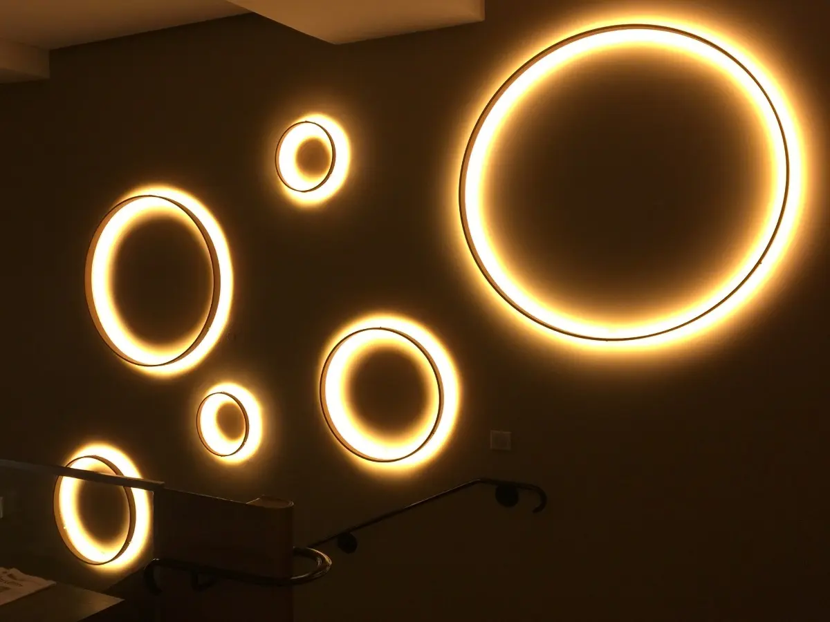 Henri Bursztyn - _O wall lamp