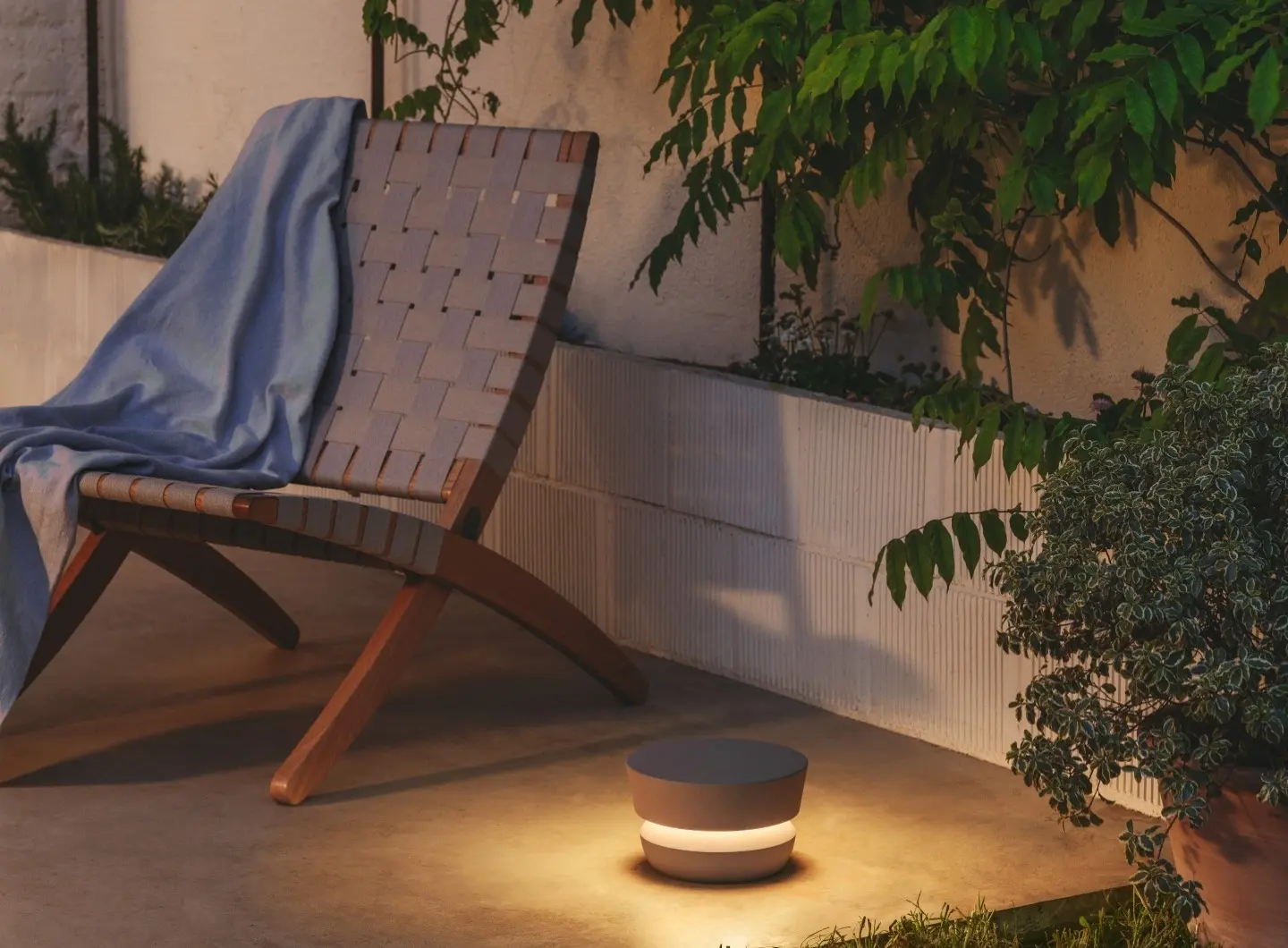 Dots Outdoor