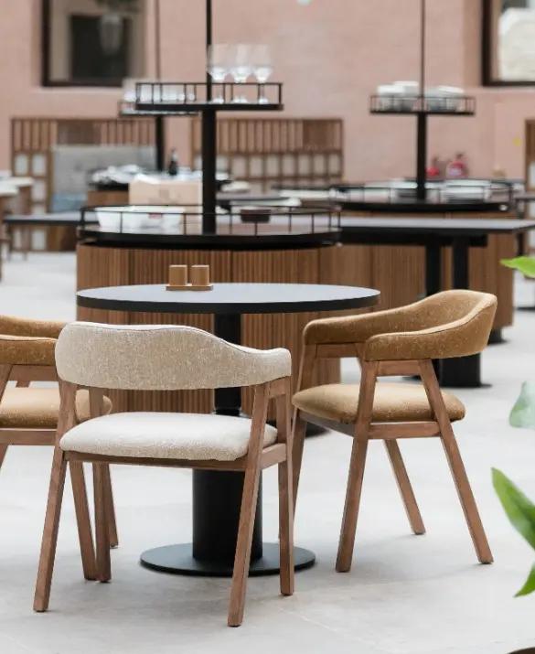 Casual Vee chair