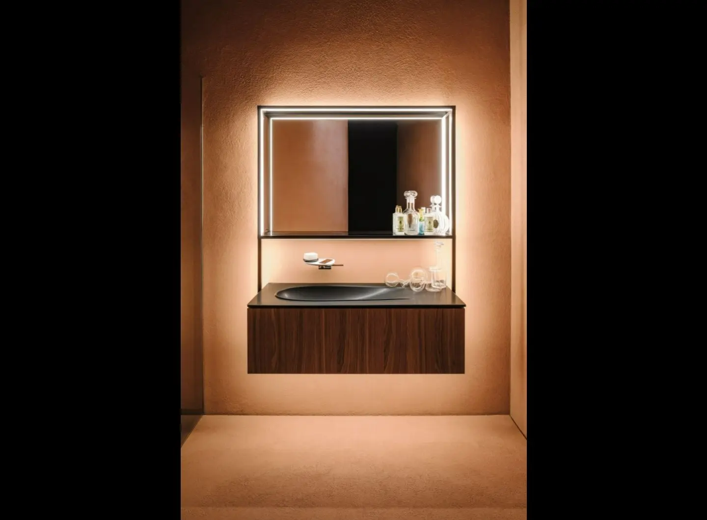 LAUF_RGB_Alessi_OH_Set_12_2006.jpg