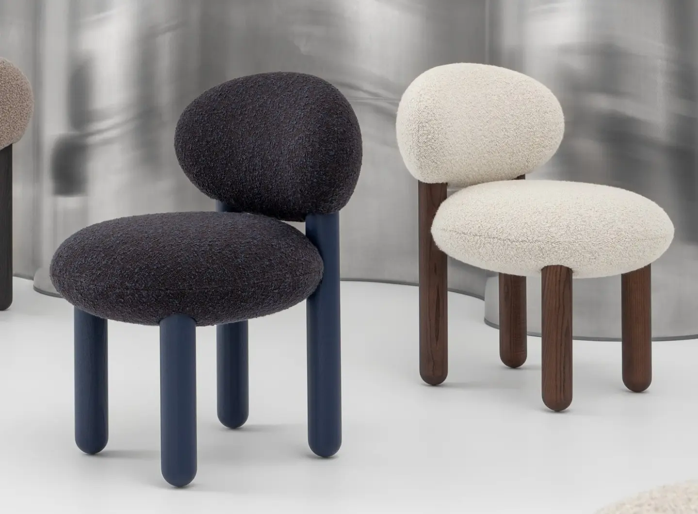 The_Flock_chairs_by_NOOM_on_steel_background__2_.jpg