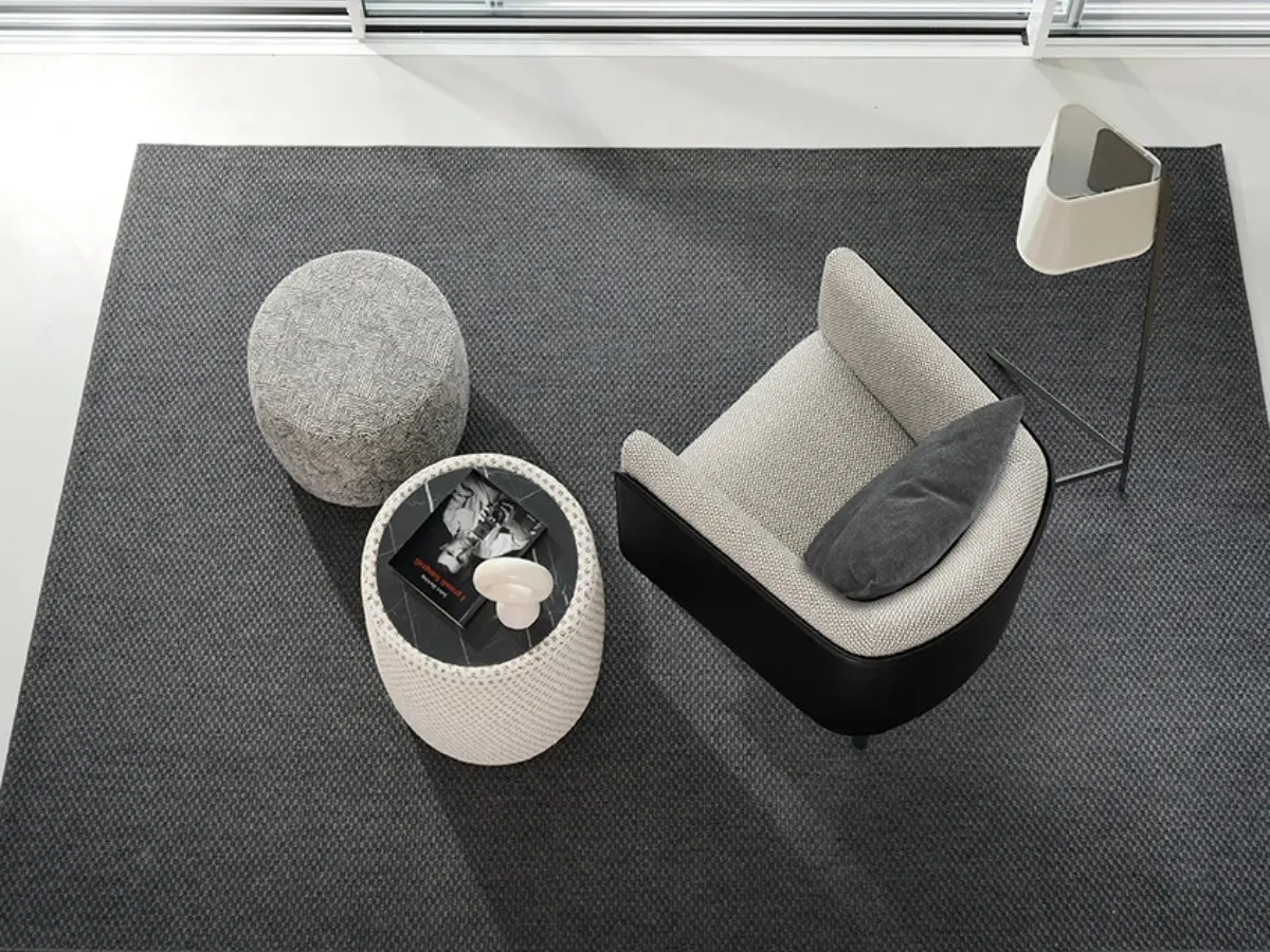 CTS Salotti - Collezione Plaza e pouf Domino.