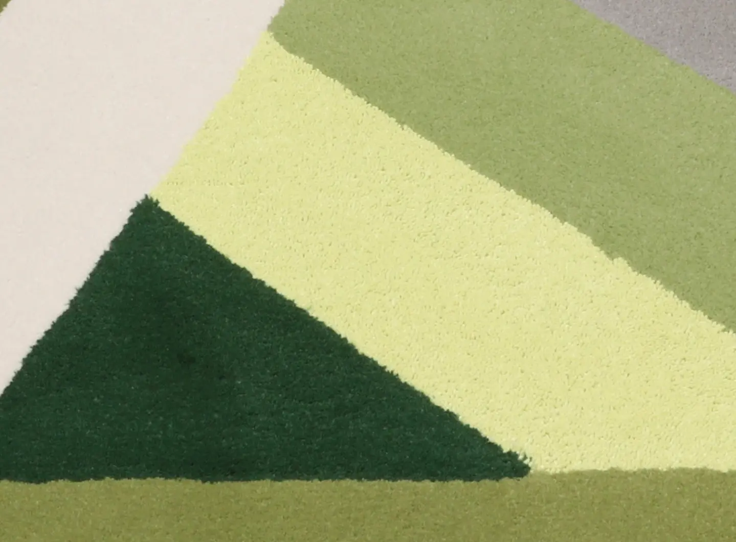 Carpet_Edition_KenScott_FANNIE_Wall100_Var.8_Detail_3.jpg