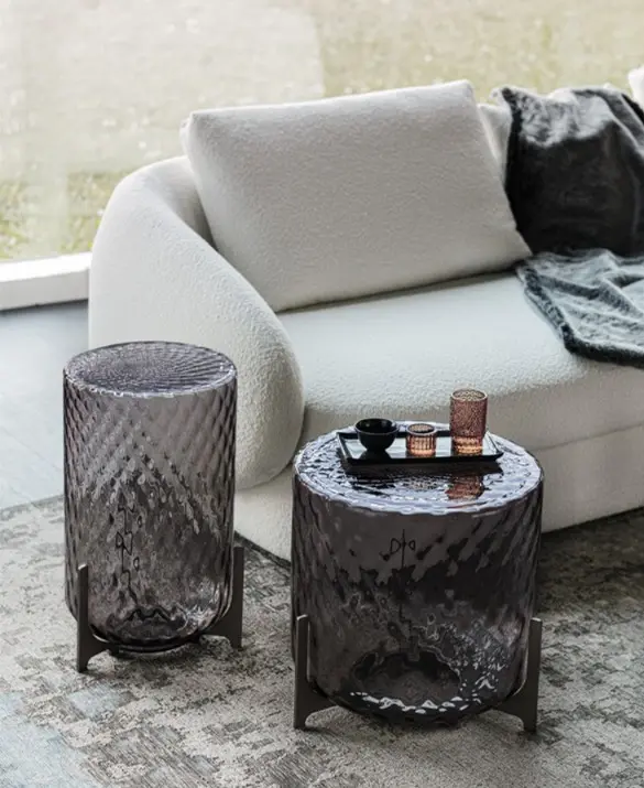 Dodo Coffee table - structure in artistic decorated fumé glass. Base in bronze (GFM18) embossed lacquered steel.