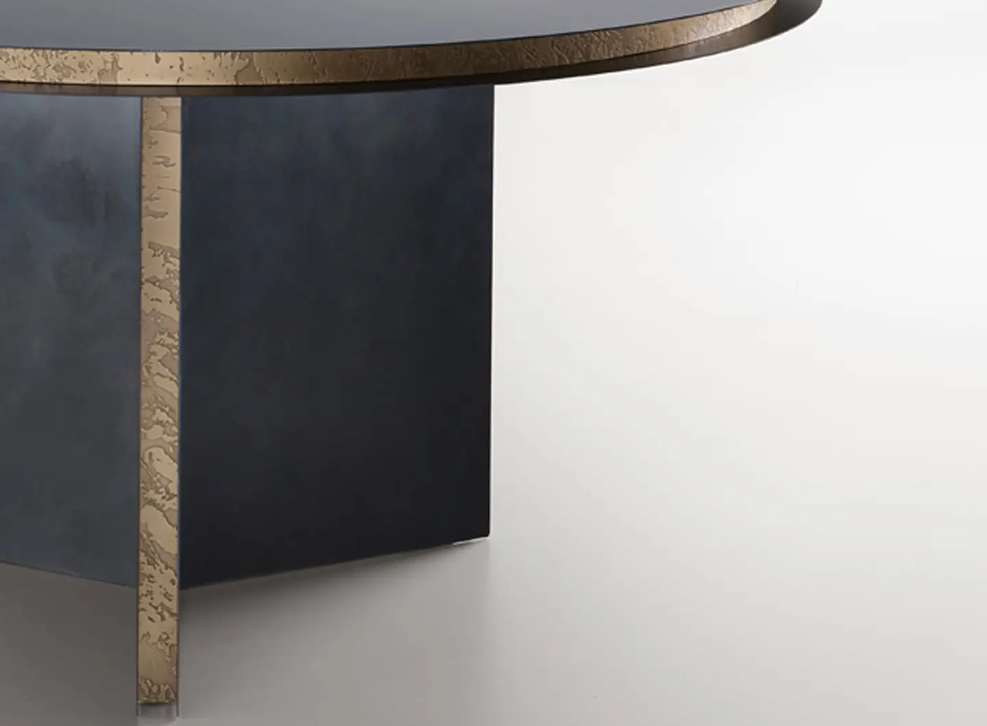 De_Castelli_FOLIO_ROUND_Design_Draw_Studio_PH_Alberto_Parise_2.jpg