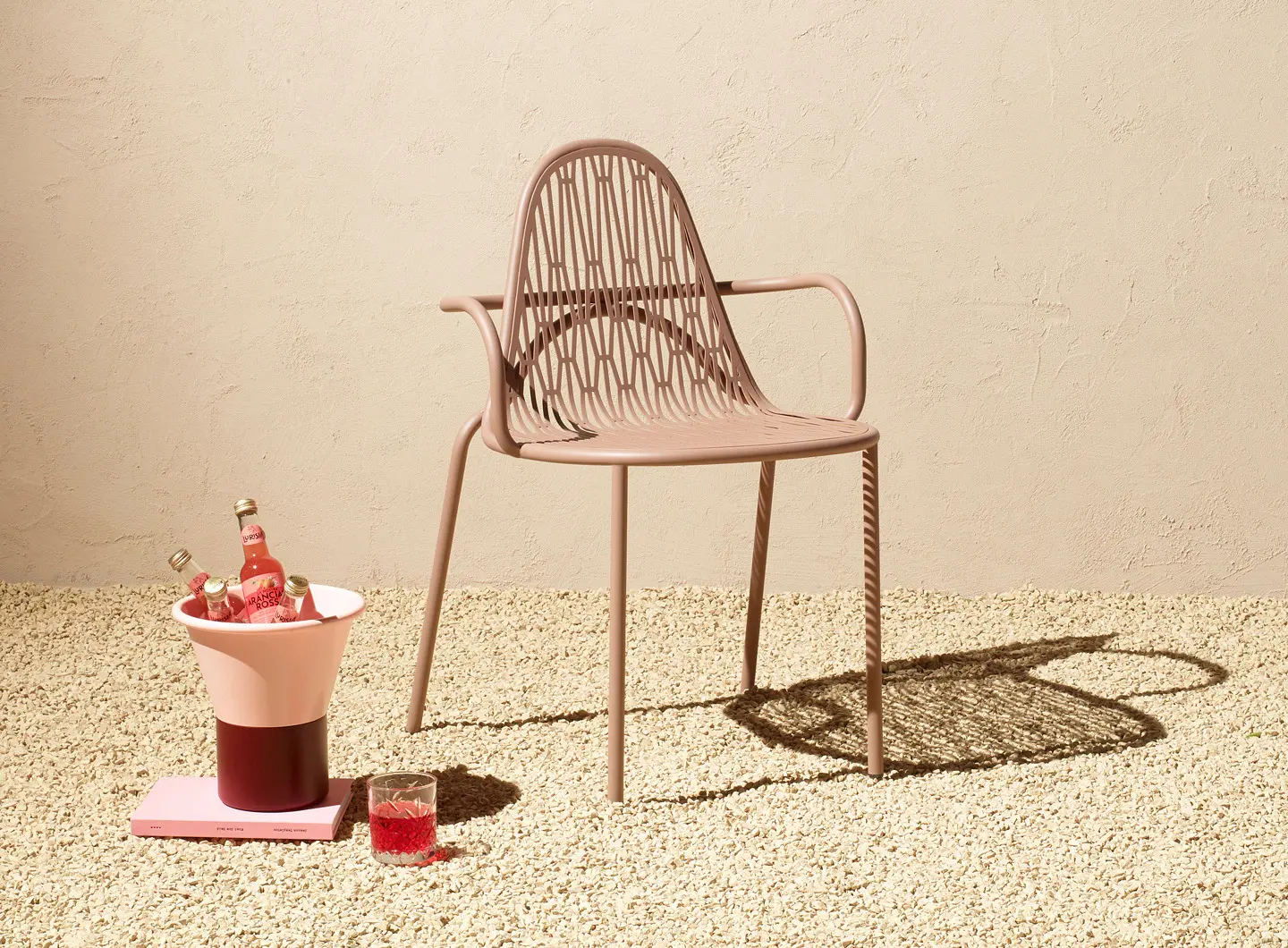 SCAB armchair Malvasia & vase Mimosa