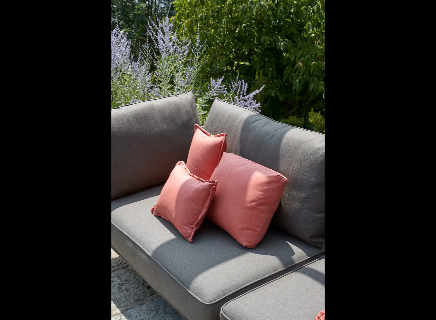 S•CAB Flap outdoor sofa