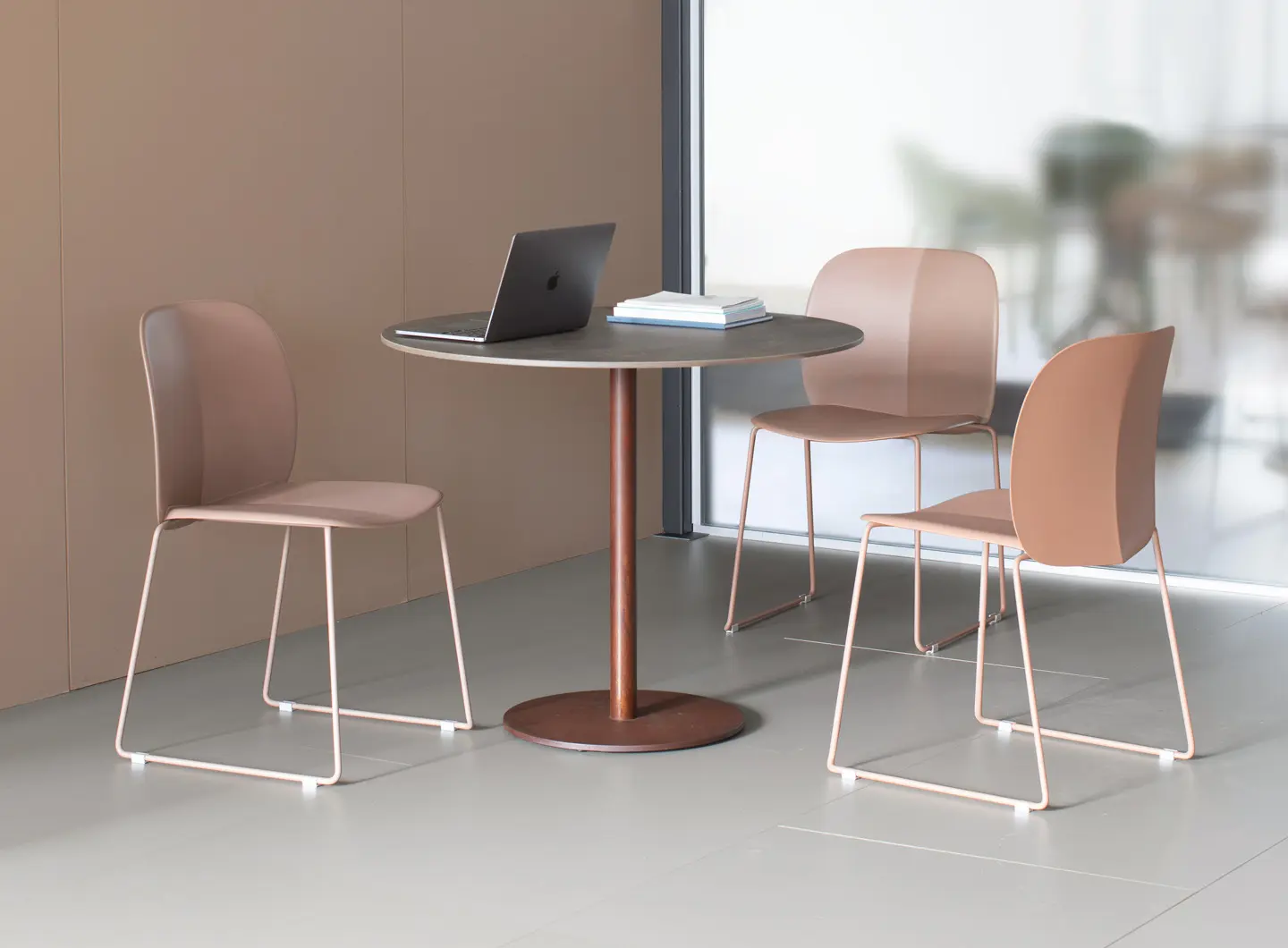 SCAB Mentha sledge chairs