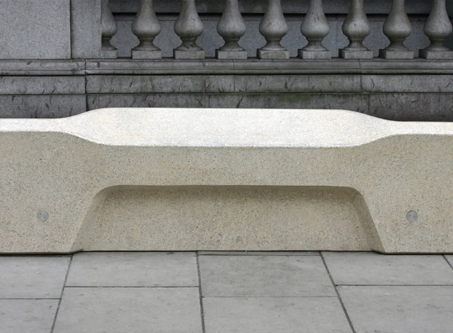 salonemilano, hostile architecture
