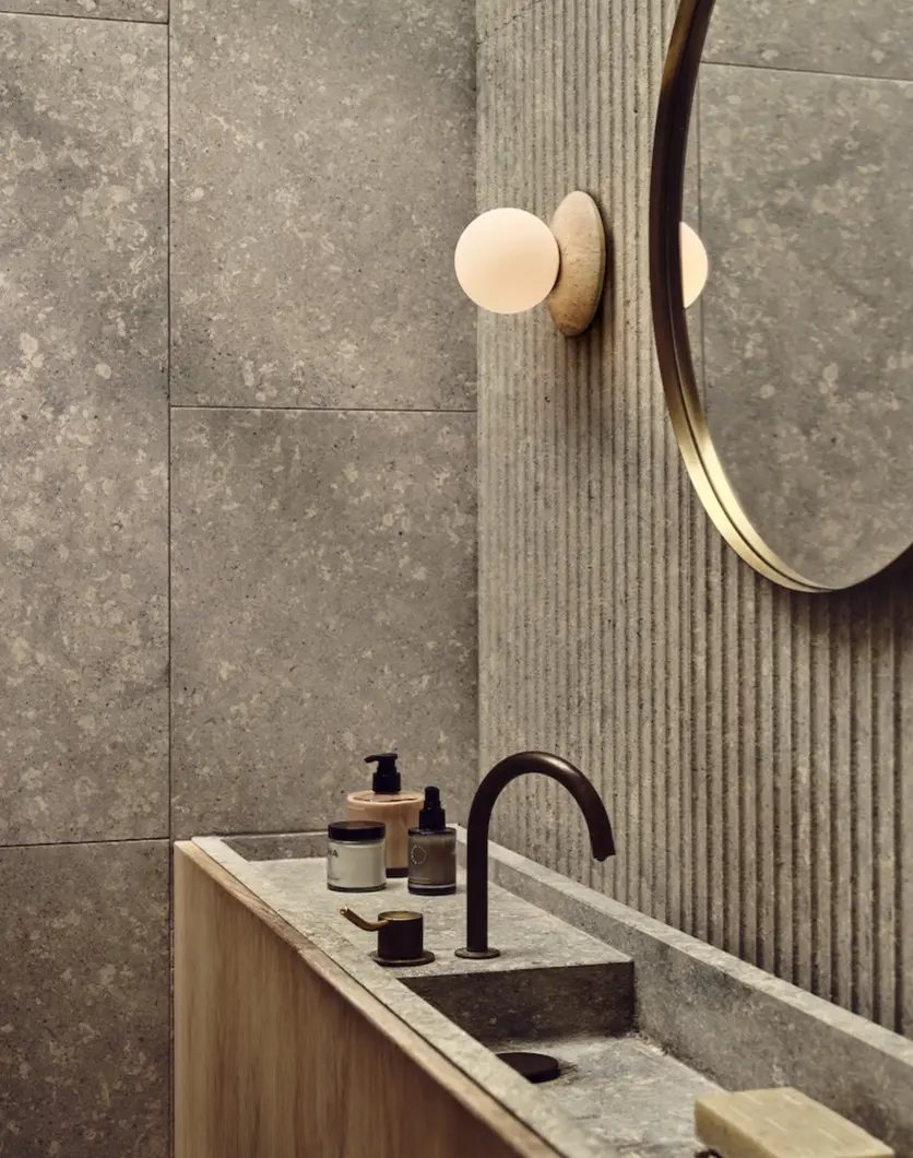 2023.04_Orbit_Wall_Travertine_1_ON__Ben_Anders_x_Laura_Fulmine_.jpg