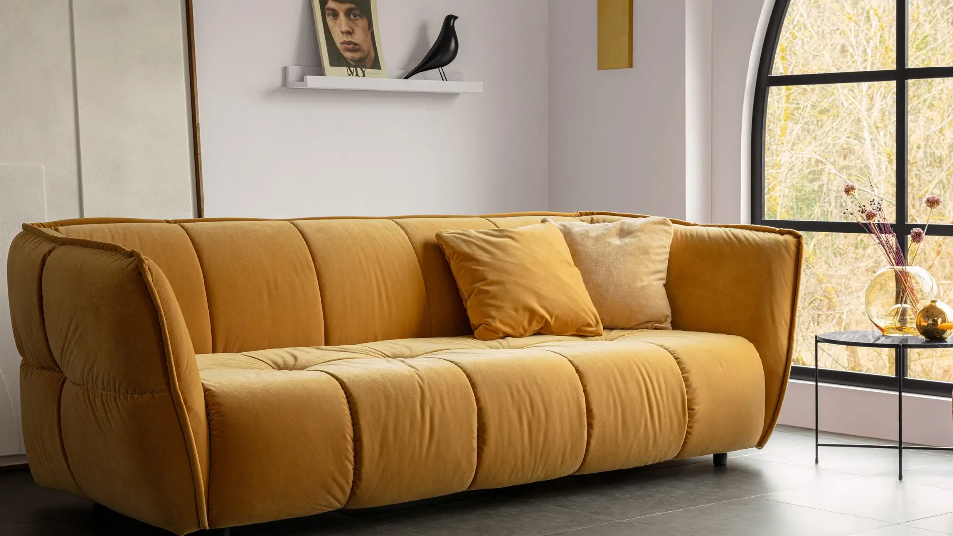 CLYDE_interior_3seater_classic_velvet_21_caramel_1.jpg